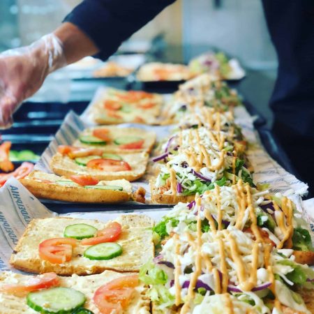 Friske sandwich på fad klar til catering i Kolding